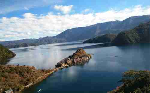 瀘沽湖有什么好吃的_瀘沽湖特色美食盤點