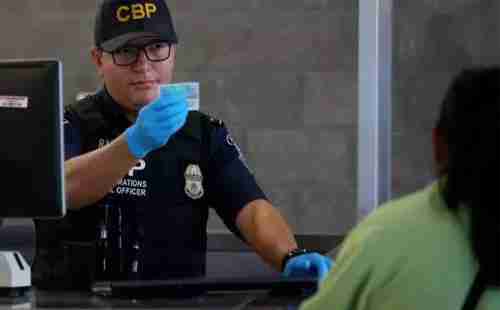 入境美國前被遣返是因為什么