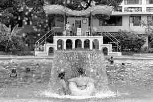 2018年上海虹口游泳池开放时间+门票预订