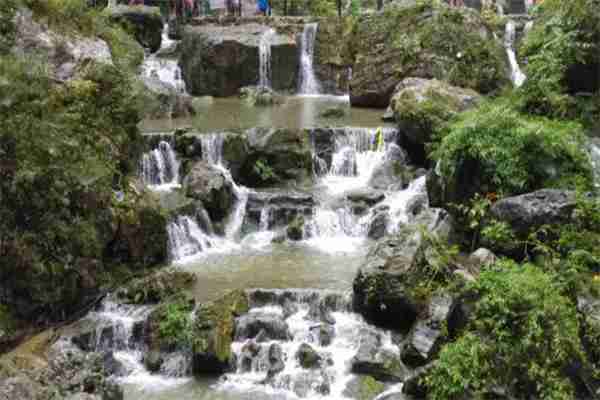 宜昌三峽大瀑布怎么坐車