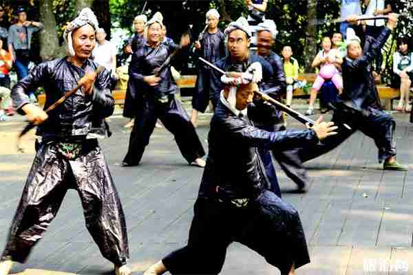 岜沙苗寨在哪里 岜沙苗寨好玩吗