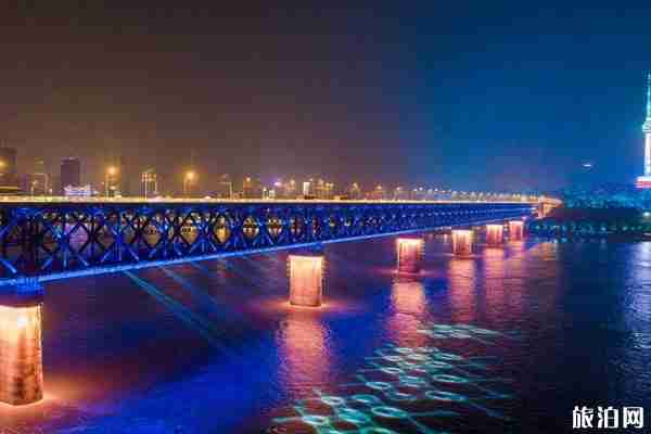 2020武漢長江燈光秀元旦特別版上演時間