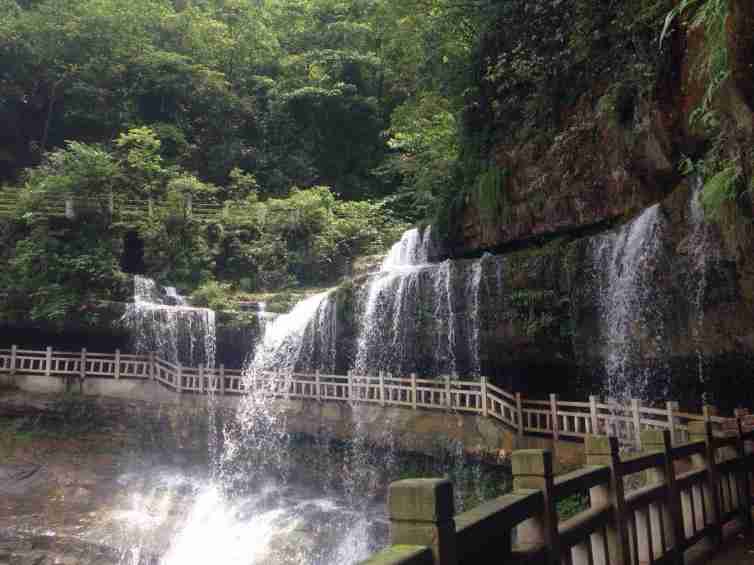 7,黄连河瀑布