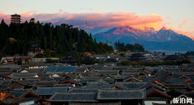 梅里雪山和玉龍雪山哪個好玩