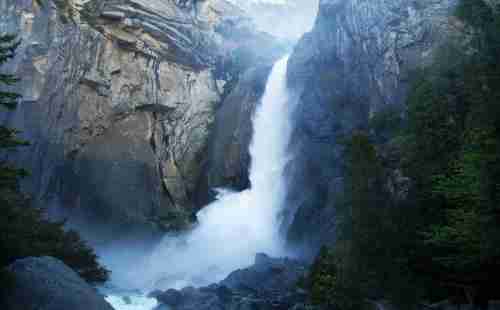 黄崖底瀑布在哪 黄崖底瀑布好玩吗 黄崖底瀑布在哪 黄崖底瀑布好玩吗