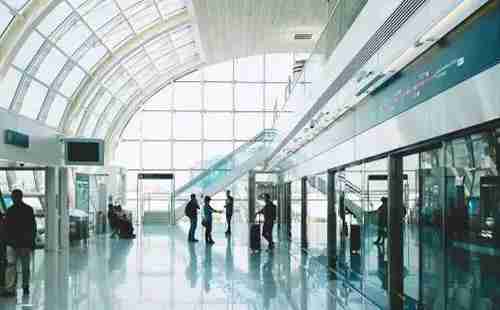 出国旅游如何挑选合适的行李箱