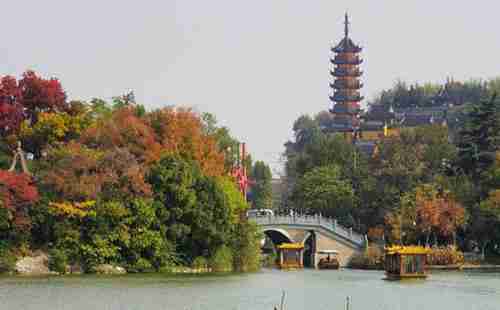 来镇江旅游必去的景点和必吃的美食有哪些? 来镇江旅游必去的景点和必吃的美食有哪些?