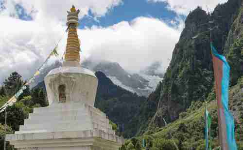 雨崩村在哪里 旅游景点介绍 雨崩村在哪里 旅游景点介绍