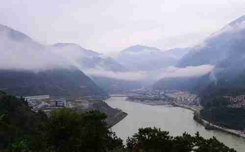 雅西高速公路沿途景點