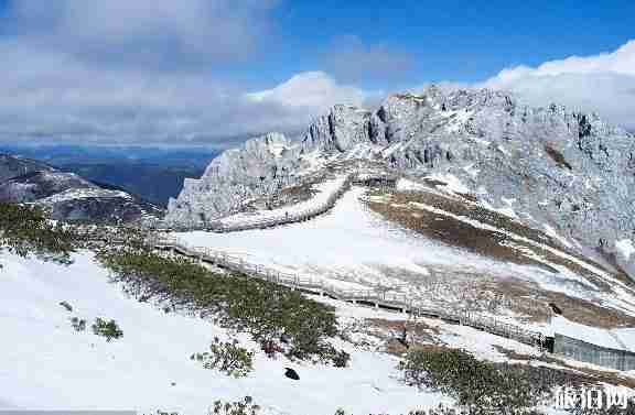 石卡雪山和玉龍雪山哪個(gè)好 初次去云南該去哪一個(gè)