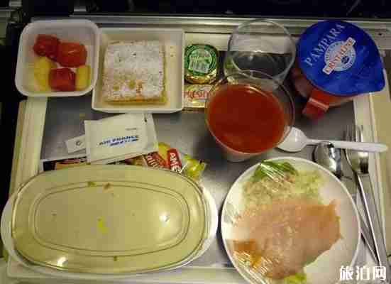 飛機上東西都是免費的嗎 飛機上免費的東西有哪些 飛機上東西都是免費的嗎 飛機上免費的東西有哪些