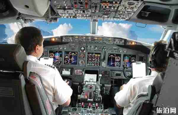 飛機上東西都是免費的嗎 飛機上免費的東西有哪些 飛機上東西都是免費的嗎 飛機上免費的東西有哪些