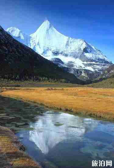 稻城亚丁能进去私家车吗