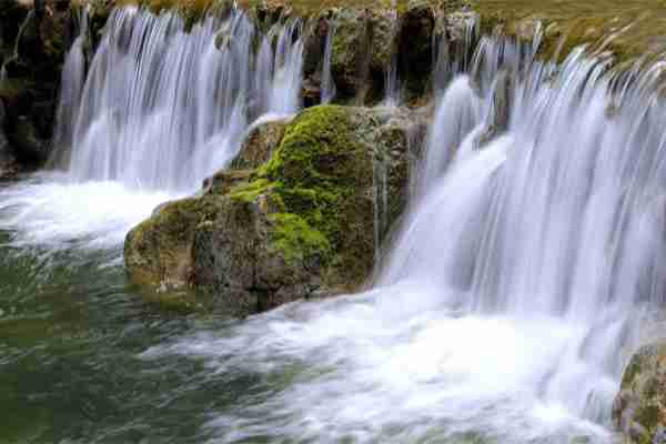 宜昌三峽大瀑布怎么坐車
