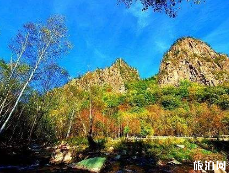 (名為鵲橋)位於國家aaaa級景區羅勒密山景區內的鴛鴦峰兩段絕壁之間