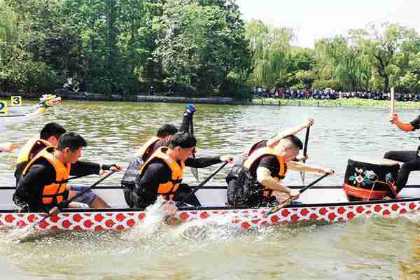 趵突泉夜游幾點開始 夜游船票價格