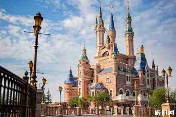 上海欢乐谷和迪士尼哪个性价比高 上海欢乐谷和迪士尼哪个性价比高