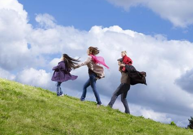 孩子几岁出国旅游比较好