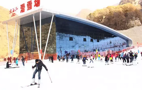 2020年太白鳌山滑雪场门票+营业时间+温顺提示