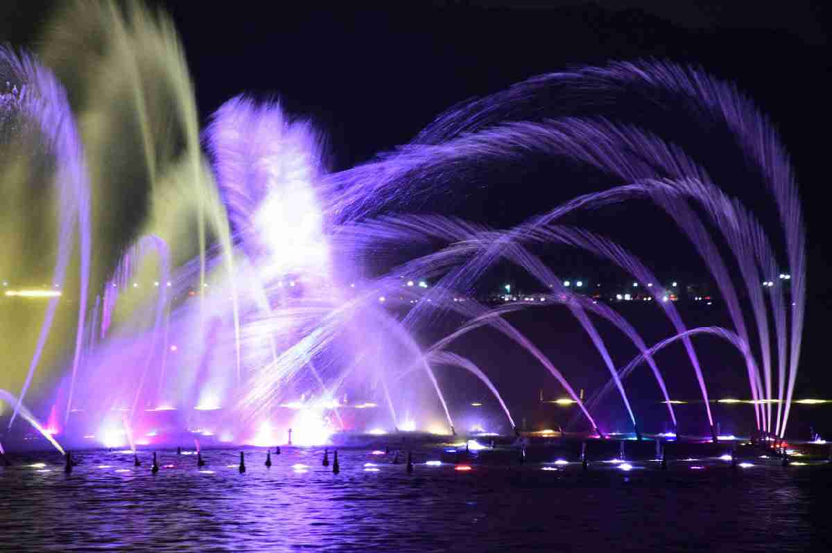 2023西湖音乐喷泉游玩攻略,西湖夜景必须用眼睛才能欣赏...【去哪儿攻略】