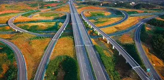 中国第一条高速公路，沪嘉高速（必考题）