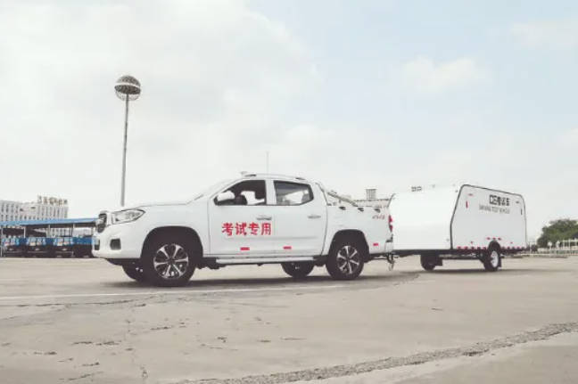 c6驾照可以开什么车型,可开轻型牵引挂车(需小于4500kg附照片)