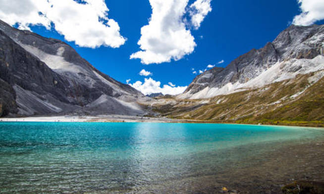 稻城亚丁几月份去最好,4-10月份最好(别再被骗了)