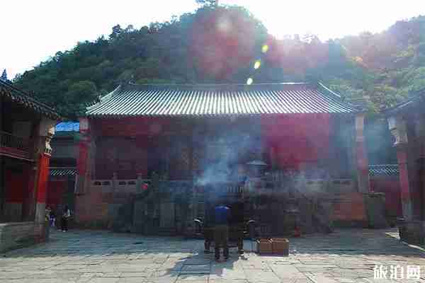 武當(dāng)山怎么上去 住宿+吃飯+登山