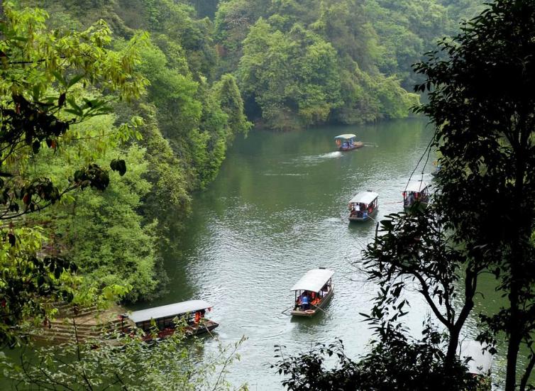 成都周边一日游的最佳地方在哪里，周末成都周边最适合自驾游去哪里好玩？