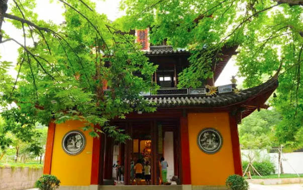 西湖十景是哪十景，游览西湖要注意什么？(旅游攻略与指南)