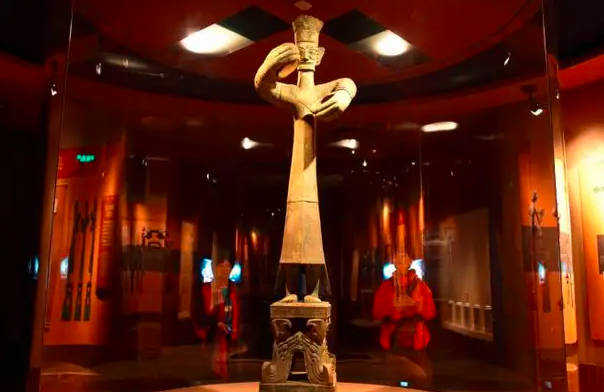 三星堆是哪个朝代的，大约在商代晚期（我国的本土文明）