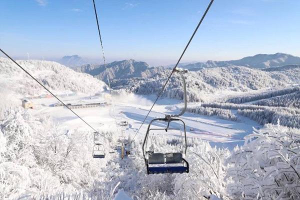 2020-2021恩施绿葱坡滑雪场开放时间及门票价格-交通指南