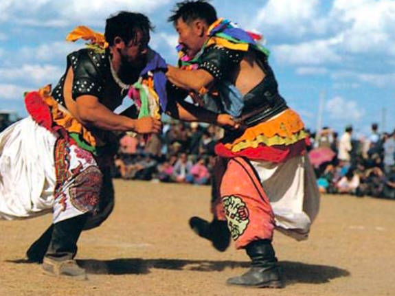 那达慕大会是哪个民族的节日，蒙古族为了庆祝丰收（附主要活动内容）