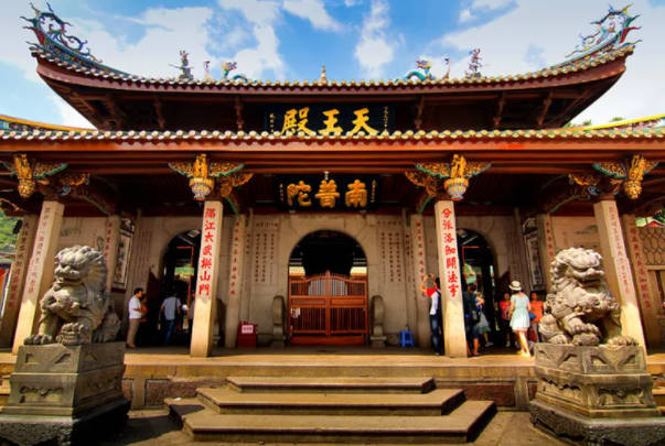 厦门旅游必去十大景点,厦门自由行最佳景点推荐(南普陀寺和鼓浪屿首选)