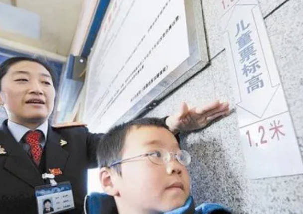 高铁儿童票收费标准2022，儿童票非半价（不足1米2免费）