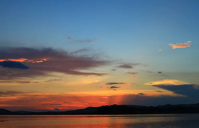 七月流火是什么意思，指农历7月天气转凉（常被误解为天气炎热）