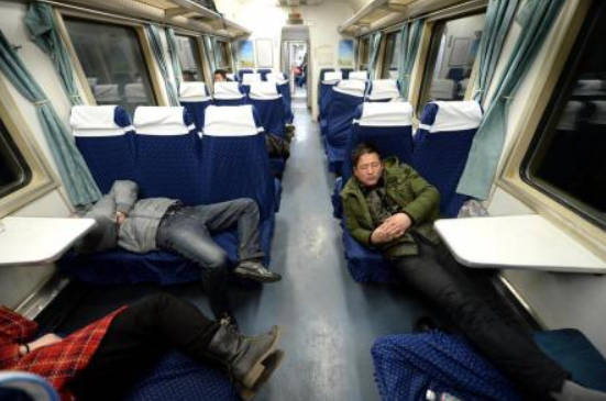 硬座火车上可以充电吗，没有充电口建议携带充电宝