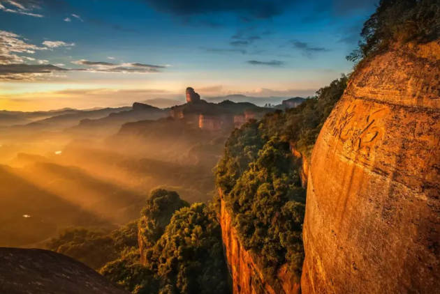 丹霞山最佳旅游季节,3-5月和9-11月去最好