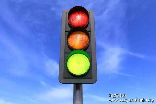 闯红灯扣几分罚多少钱，闯红灯扣6分罚款200元（3天信息会到）