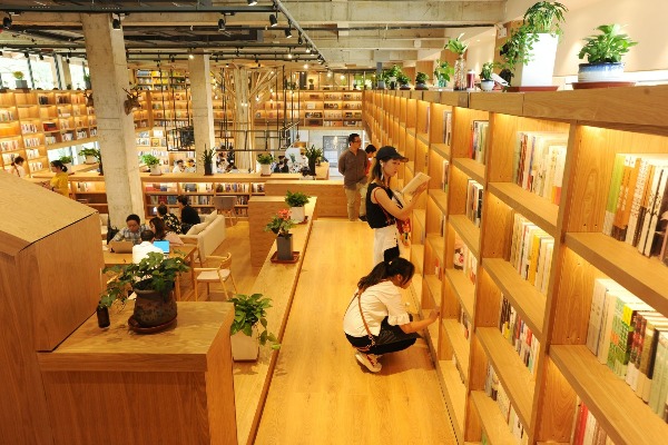 1562815953533447.jpeg 书店1.jpeg