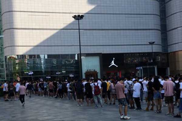 武汉的aj专卖店在哪里（地址+电话+营业时间）