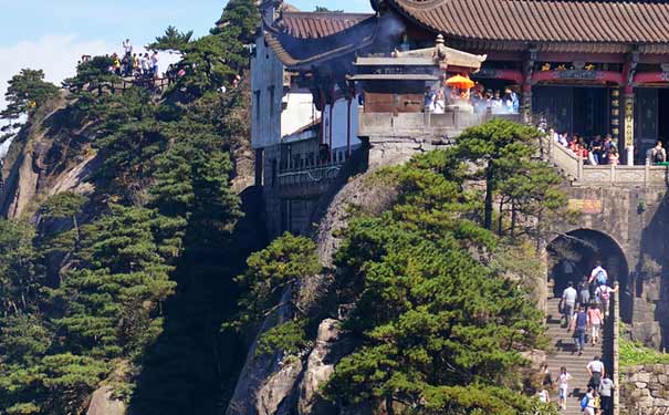 清明時(shí)節(jié)九華山美景:真身寶殿