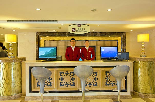 總統(tǒng)系列三峽游輪前臺