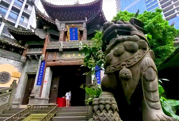 去重慶旅游怎么玩：重慶市內朝天門羅漢寺