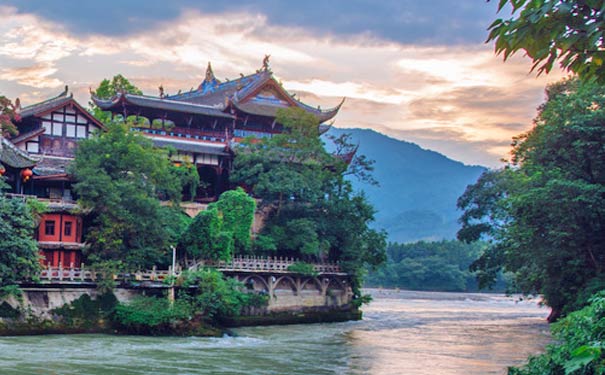 重慶乘坐大巴到都江堰時(shí)間 重慶乘坐大巴到都江堰時(shí)間