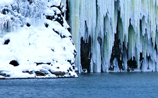 冬天东北赏雪推荐：镜泊湖冬景