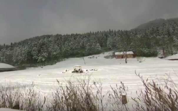 重慶周邊旅游賞雪滑雪地推薦:涪陵武陵山大裂谷雪景 重慶周邊旅游賞雪滑雪地推薦:涪陵武陵山大裂谷雪景
