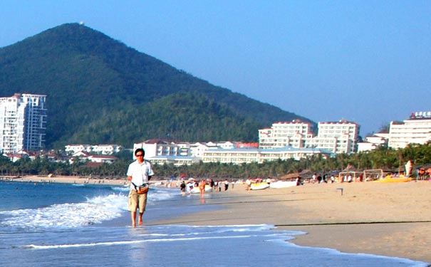 12月去三亞旅游穿什么：大東海